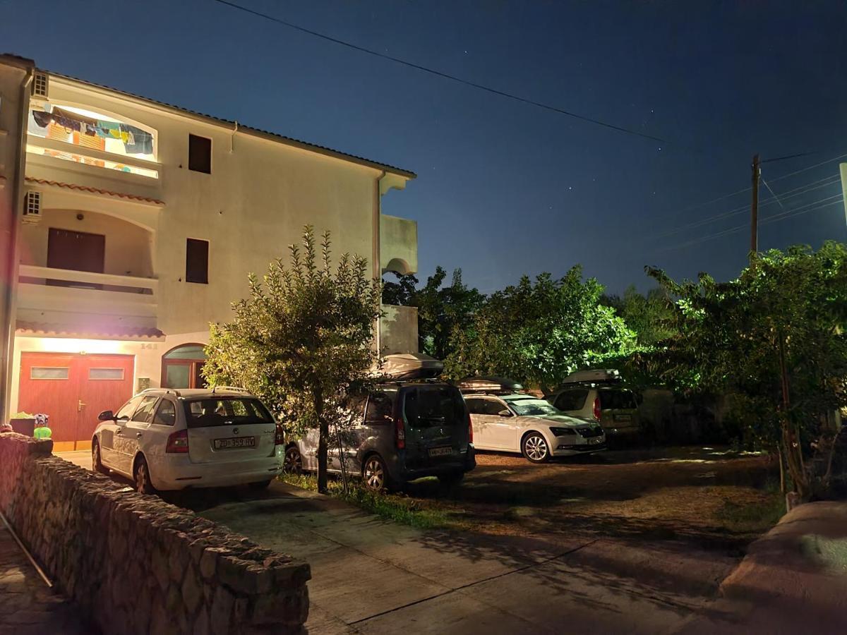 Apartmani Cosic Ante Dobropoljana Exteriör bild