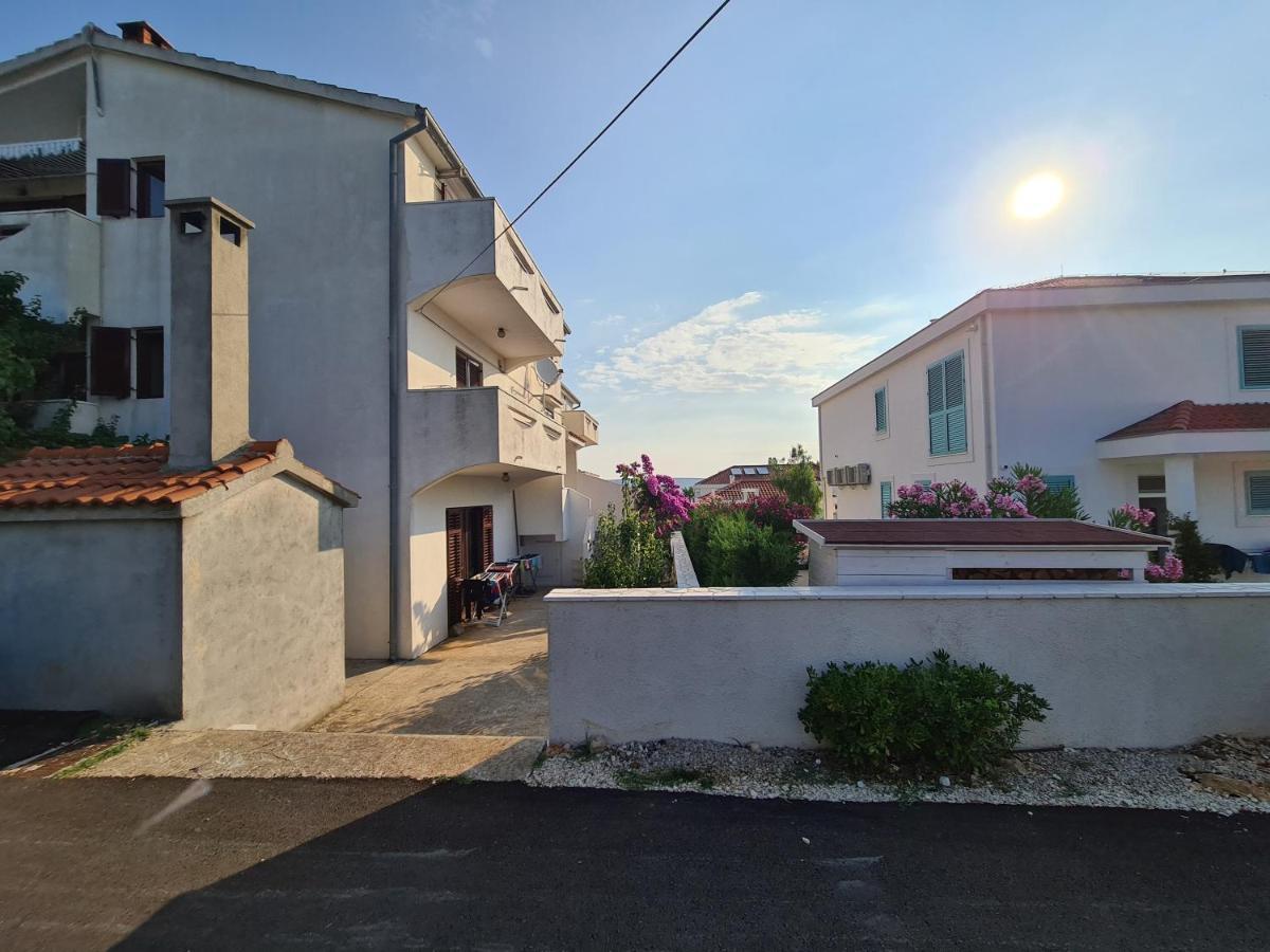 Apartmani Cosic Ante Dobropoljana Exteriör bild