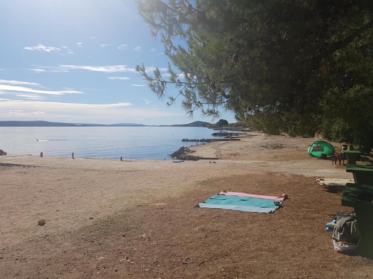 Apartmani Cosic Ante Dobropoljana Exteriör bild